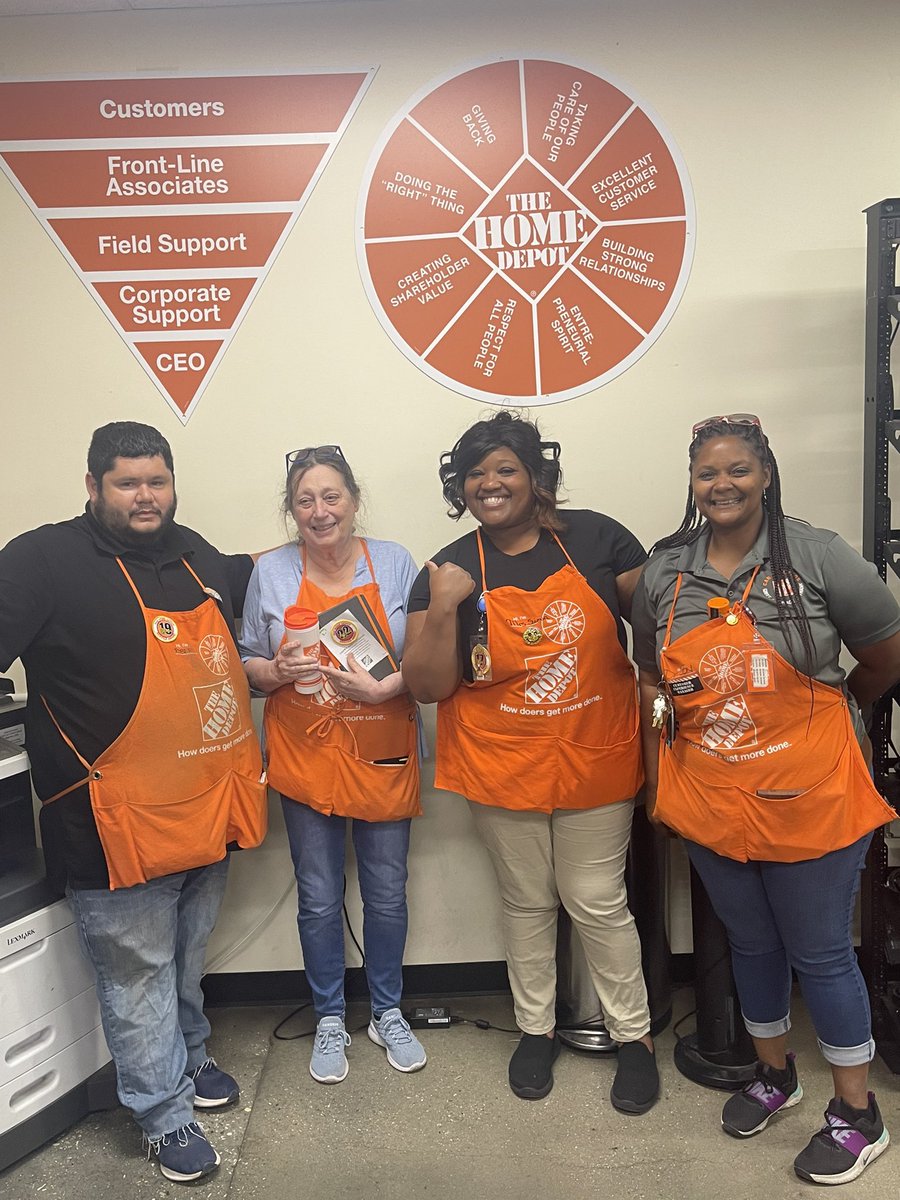 ChantellRSimon's tweet photo. Celebrating 22 years of service with Miss Nancy and the rest of our anniversaries and birthdays at THD #0362 https://t.co/4z4zZGOOJD