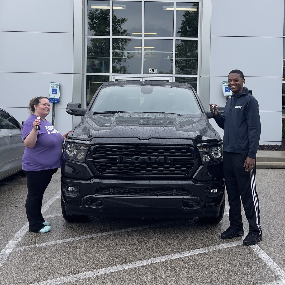 colliervillemtr's tweet photo. Help us shout 🔥CONGRATULATIONS🔥 to Kason Eubanks on his purchase of the NEW 2023 Ram 1500 BIG HORN! #colliervilledragons #colliervilletn #colliervillestrong #collierville #ColliervilleCDJR #TylerCohnSales #ramnation #RAM #ramlife #RAM1500 #RamTrucks #BigHorn https://t.co/P7dIfhTCqb