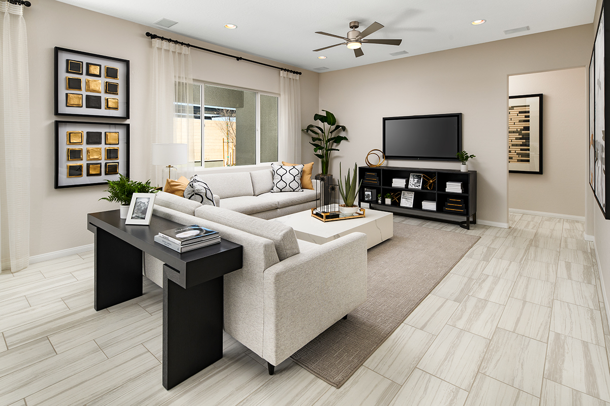 RAHomes's tweet photo. Modeled at Zenith Point in Las Vegas, this ranch-style Damon home offers elegant living spaces, an inviting covered patio, an attached RV garage and more! Take a look at where you can find the Damon in Nevada: https://t.co/LHqZvw07Dm #ModelHomeMonday https://t.co/mzrMHuJiGQ
