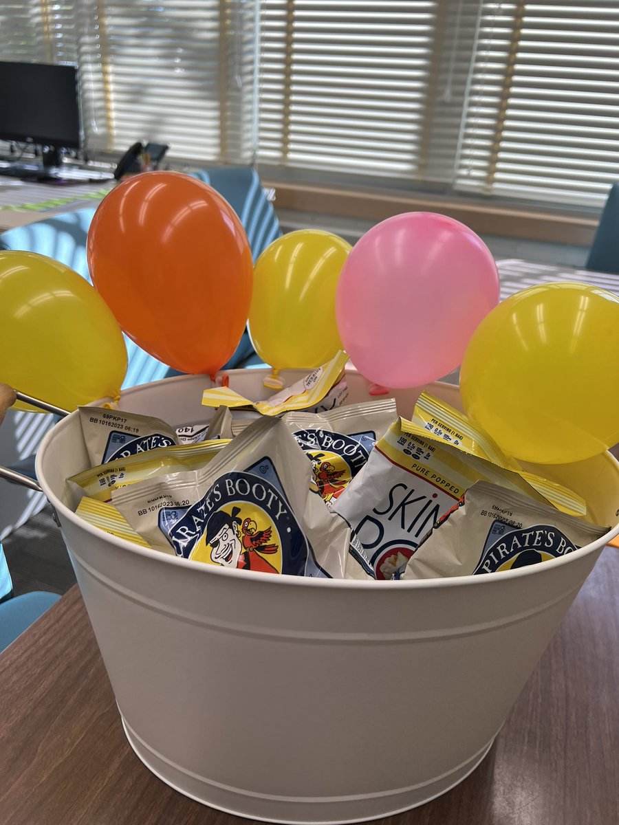 Happy #PrincipalAppreciationDay to the BEST!! Messages from our students/staff to show our appreciation! 💛💚🧡💗 <a href="/ParkwayPOB/">JudyJacobsParkwayPOB</a> <a href="/mrsclampittPOB/">Joanna Clampitt</a> <a href="/marytomeara/">Mary O’Meara</a> <a href="/POBSchools/">POB Schools</a>