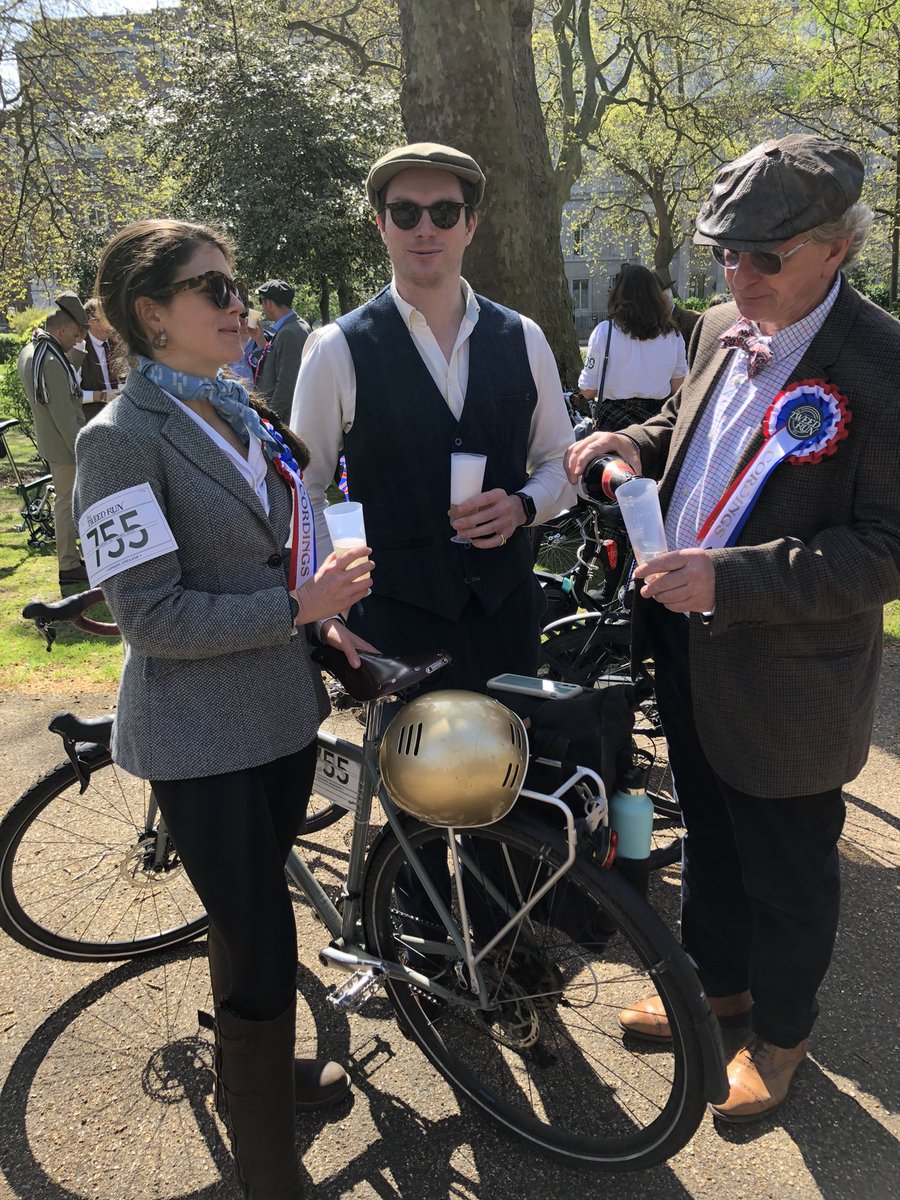 Beautiful day to ride London in Tweed #tweedrun2023 with my faithful #pashley