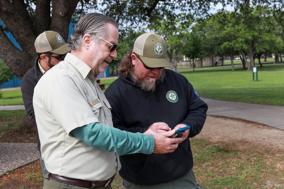 TXForestService's tweet photo. A recent survey conducted by Texas A&amp;M Forest Service and The Nature Conservancy in Texas revealed that Houston's Gulfton Super Neighborhood could support more than 500 additional trees in public spaces. @nature_org

#GreenerGulfton #HoustonTrees 

More: https://t.co/ADKW8lPy0y https://t.co/zVs1UEeyPu