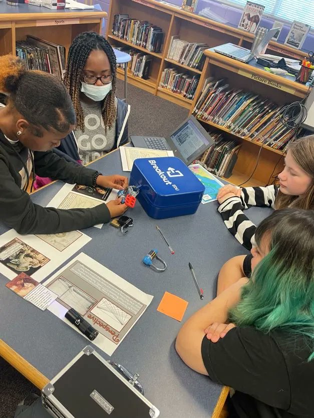 Freedom_MS_SCPS's tweet image. 8th grade World History students used their knowledge of The Renaissance and Leonardo da Vinci to solve puzzles and complete the Breakout activity!