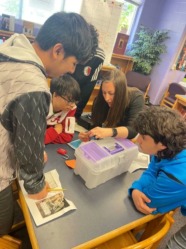 Freedom_MS_SCPS's tweet image. 8th grade World History students used their knowledge of The Renaissance and Leonardo da Vinci to solve puzzles and complete the Breakout activity!