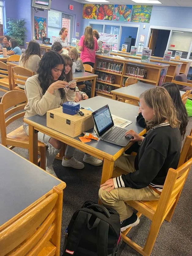 Freedom_MS_SCPS's tweet image. 8th grade World History students used their knowledge of The Renaissance and Leonardo da Vinci to solve puzzles and complete the Breakout activity!