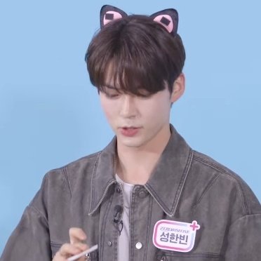 1328zip's tweet photo. jakkkungz as cats https://t.co/jdLYmm8awW