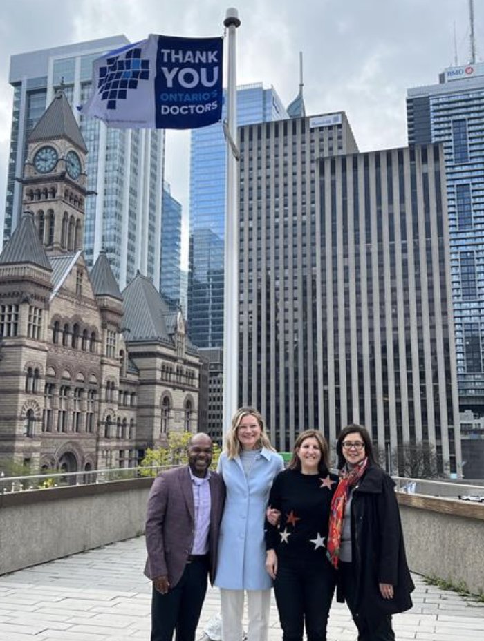 Across the province today, a flag of Thanks was raised in honour of #DoctorsDay!

In Toronto, Councillor @ChrisMoiseTO joined @Ontariosdoctors President <a href="/drrosezacharias/">Dr. Rose Zacharias</a> , Dr.  <a href="/LisaEsther6/">Lisa Esther</a> and Medical Officer of Health for the <a href="/cityoftoronto/">City of Toronto 🇨🇦</a> Dr. <a href="/epdevilla/">Dr. Eileen de Villa</a>.