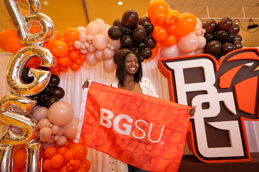 ArtSciBGSU's tweet photo. It’s National College Decision Day! Choose to be a Falcon! #bgsu #bgbound #AlwaysBG https://t.co/KNaP3qe7wH