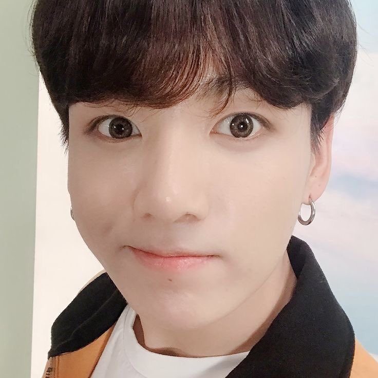 euforiakoos's tweet photo. thats the bunny bread cheeks https://t.co/GaX3z2uIL1