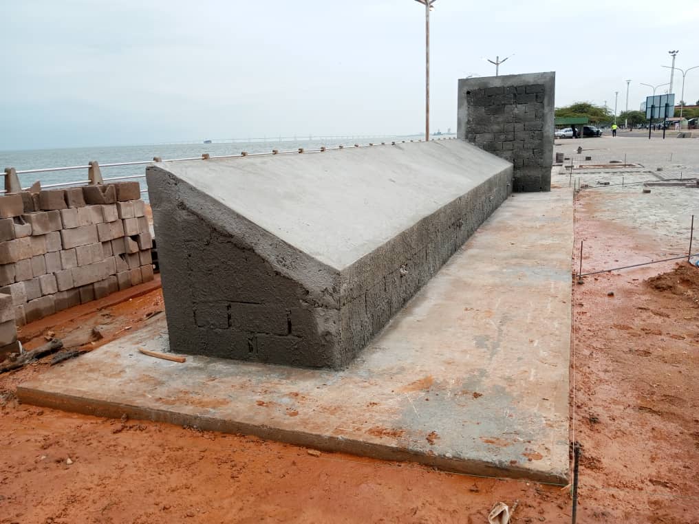 CUINABINFO's tweet photo. #01Mayo 🇻🇪⚓📌 El Cuerpo de Ingenieros de la Armada Bolivariana @CUINABINFO, Continua con la Ejecucion de la Obra del Monumento Épico Bicentenario en el Paseo de la Vereda del Lago, en el Marco del Bicentenario de la Batalla Naval del Lago de Maracaibo. @ArmadaFANBVzla https://t.co/Un4ZiopFEV