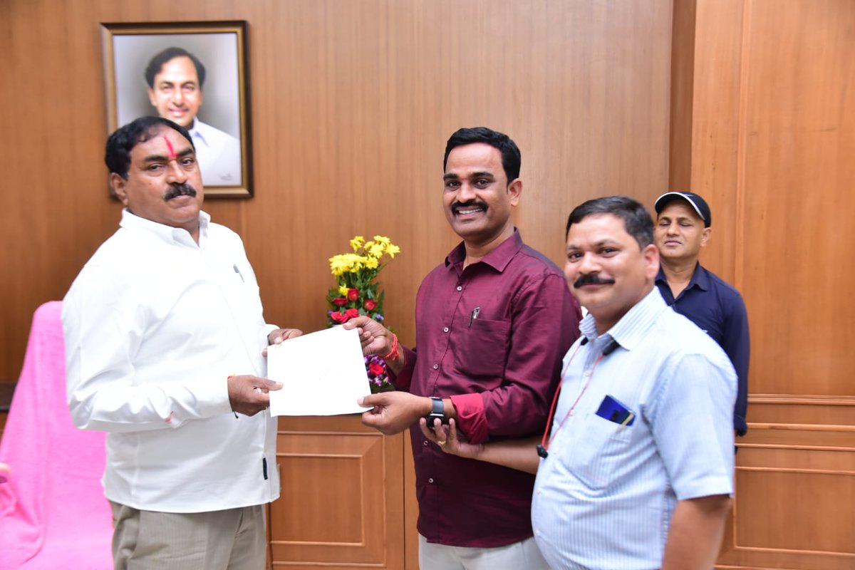 ashwaq_baig's tweet photo. #justiceforjps #regularisejps #jpsregularisation #telanganajps #pallepragathi
#nationalpanchayatawards
@KTRBRS @EDRBRS @BRSHarish sir we request you to regularise our JPS who bought national awards in the country as per @TelanganaCMO sirs vision @SmitaSabharwal  @vinodboianpalli https://t.co/6hkDmkiOSk