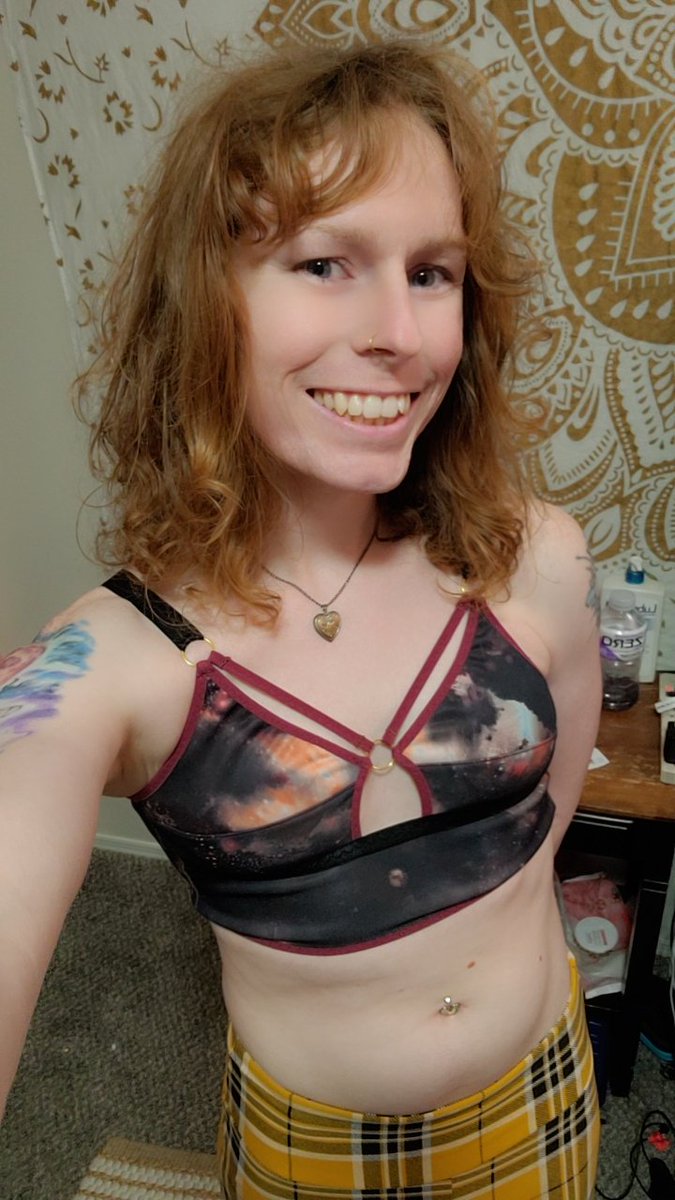 ambernitdown's tweet photo. My weekend was short but very productive. I love feeling the sun on my skin again. https://t.co/r7Xpbcvd2r
