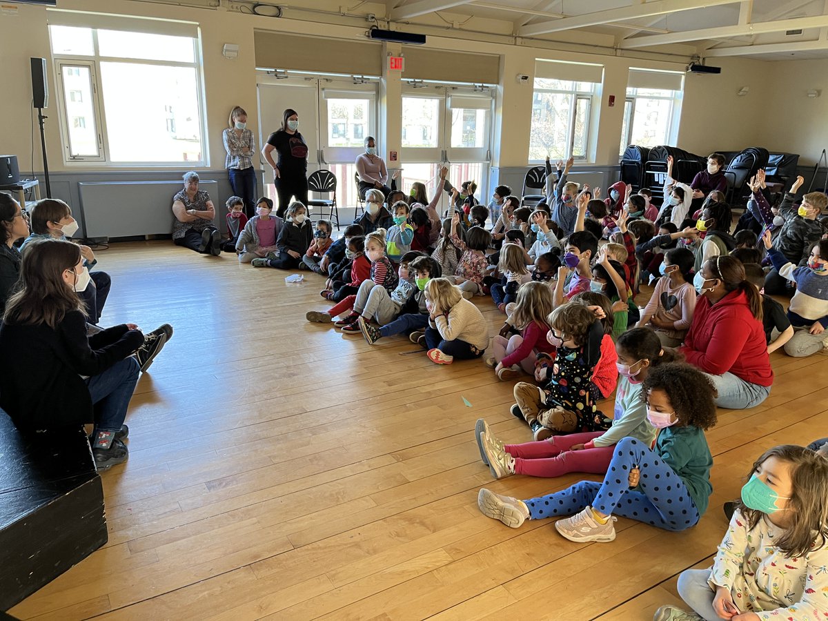 CFStweets's tweet image. Moments from last month's Lower School Community Meeting led by the fifth grade. Students played 20 questions, heard part of a story, sang songs, and spent time together in the community. 

#CFSgrams #community #CFSLowerSchool #quakereducation #friends #Cambridge #PreK-8