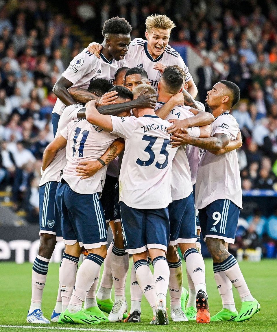 UPYOURARSENAL04's tweet photo. Arsenal didn't use this beautiful kit enough😭💔 https://t.co/wQ3FoOkAHB