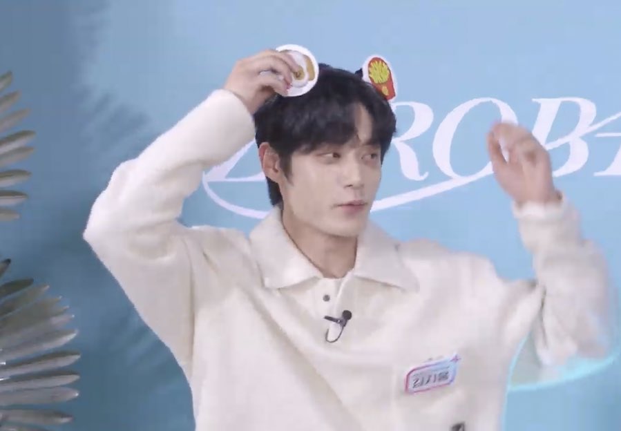 mattwoon's tweet photo. mattwoong emojis 

#KIMJIWOONG #김지웅 #SEOKMATTHEW  #석매튜 https://t.co/rMFuttKdJT
