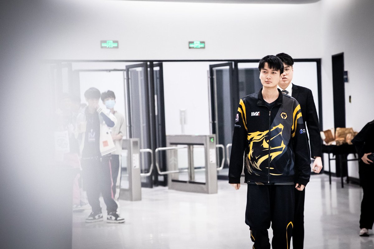WolvesIDV_Intl's tweet photo. 📸 Pictures from today's match taken and posted by 第五人格超凡君 on Weibo 🥰
#Wolves_COAVI
(1/2) https://t.co/89Df5PdIRu