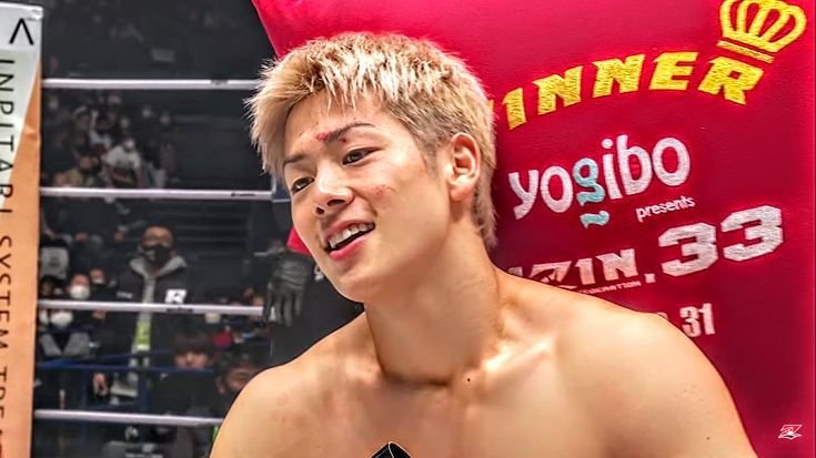 hiocha's tweet photo. I need someone to draw Bakugo in this https://t.co/t6XlAabWHY