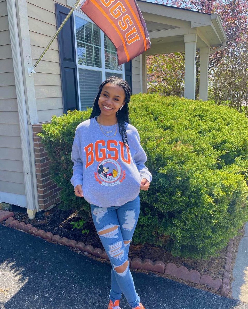 bgsu's tweet photo. The best decision. 🙌 Happy National College Decision Day to our Future Falcons! #BGBound https://t.co/6WYluyGitt