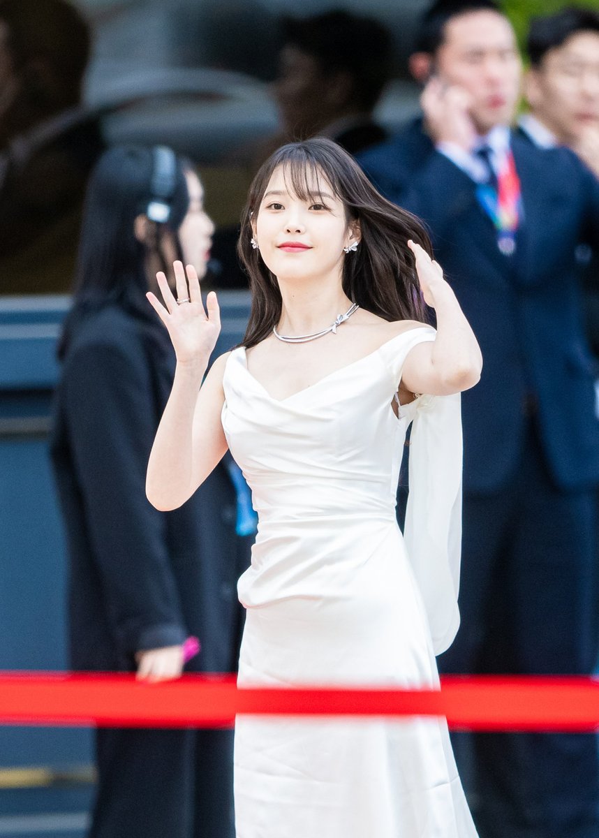 z9d5z6's tweet photo. #아이유 #백상예술대상 https://t.co/PRORVb8tq7