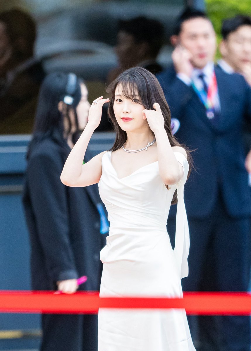 z9d5z6's tweet photo. #아이유 #백상예술대상 https://t.co/PRORVb8tq7