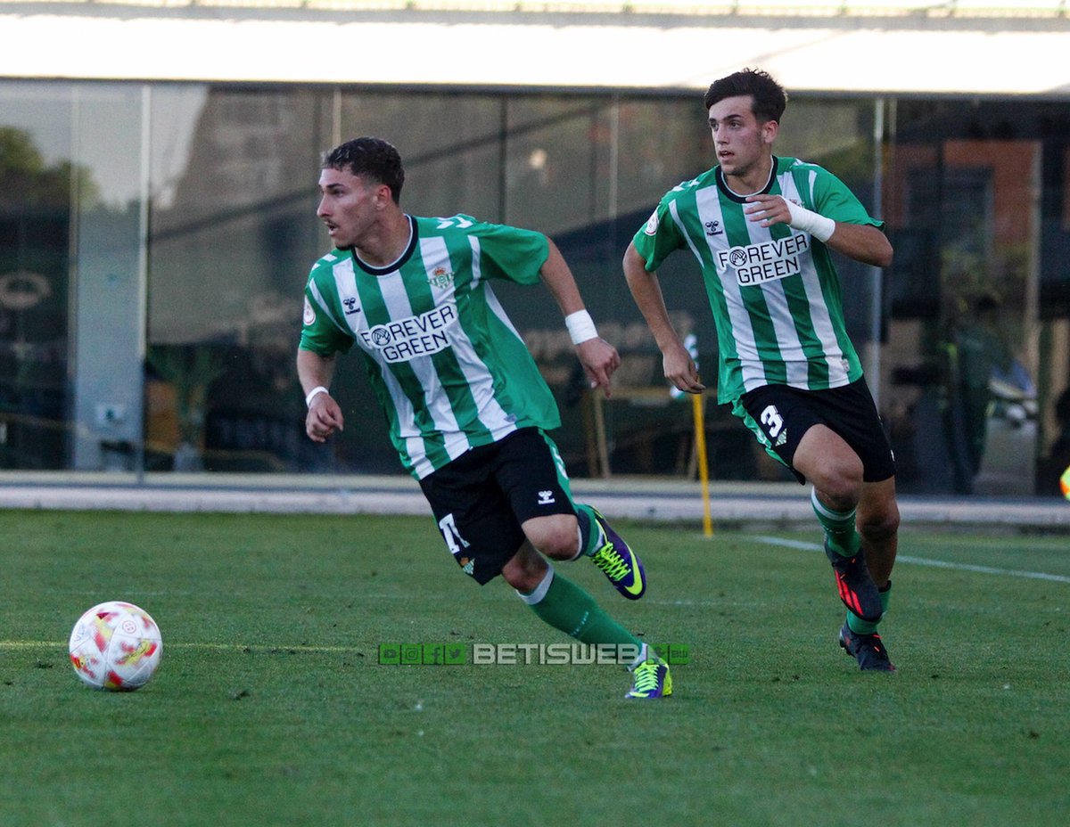 betisweb's tweet photo. ⚽️ #GALERÍA fotográfica
📸 @Pelusa97
⚔️ #BetisDH vs #RecreDH 2-1
📅 Jornada 32

➡️ https://t.co/5QlXek9kZy

#CanteraBetis #VamosBetisDH #Betis 💚 https://t.co/m8tQLlAvHQ