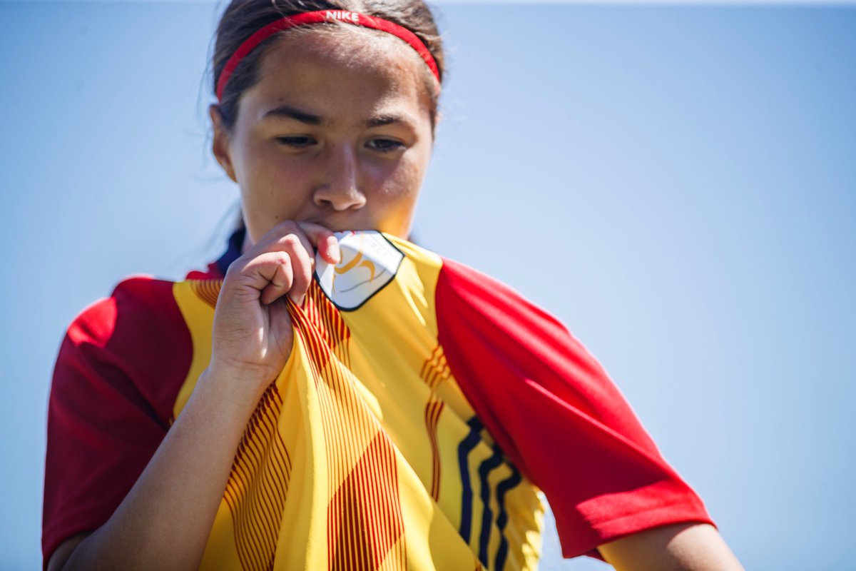FCF_CAT's tweet photo. ✍️ CRÒNICA | 🎉 𝙇𝘼 𝙂𝙍𝘼𝙉 𝙁𝙀𝙎𝙏𝘼 𝘾𝘼𝙏𝘼𝙇𝘼𝙉𝘼 😍

🏆 La #sub12F, campiona 1⃣8⃣ anys després amb una 𝙜𝙚𝙣𝙚𝙧𝙖𝙘𝙞𝙤́ 𝙚𝙭𝙘𝙚𝙥𝙘𝙞𝙤𝙣𝙖𝙡 de futbolistes 🌟🔝

🙌🙌 𝗚𝗥𝗔̀𝗖𝗜𝗘𝗦 per fer-nos vibrar❗️🙌🙌

📝📸📽️ https://t.co/dOIBaGHe0Y

#SeleccionsCAT #Orgullosa https://t.co/0YBbymsfrI