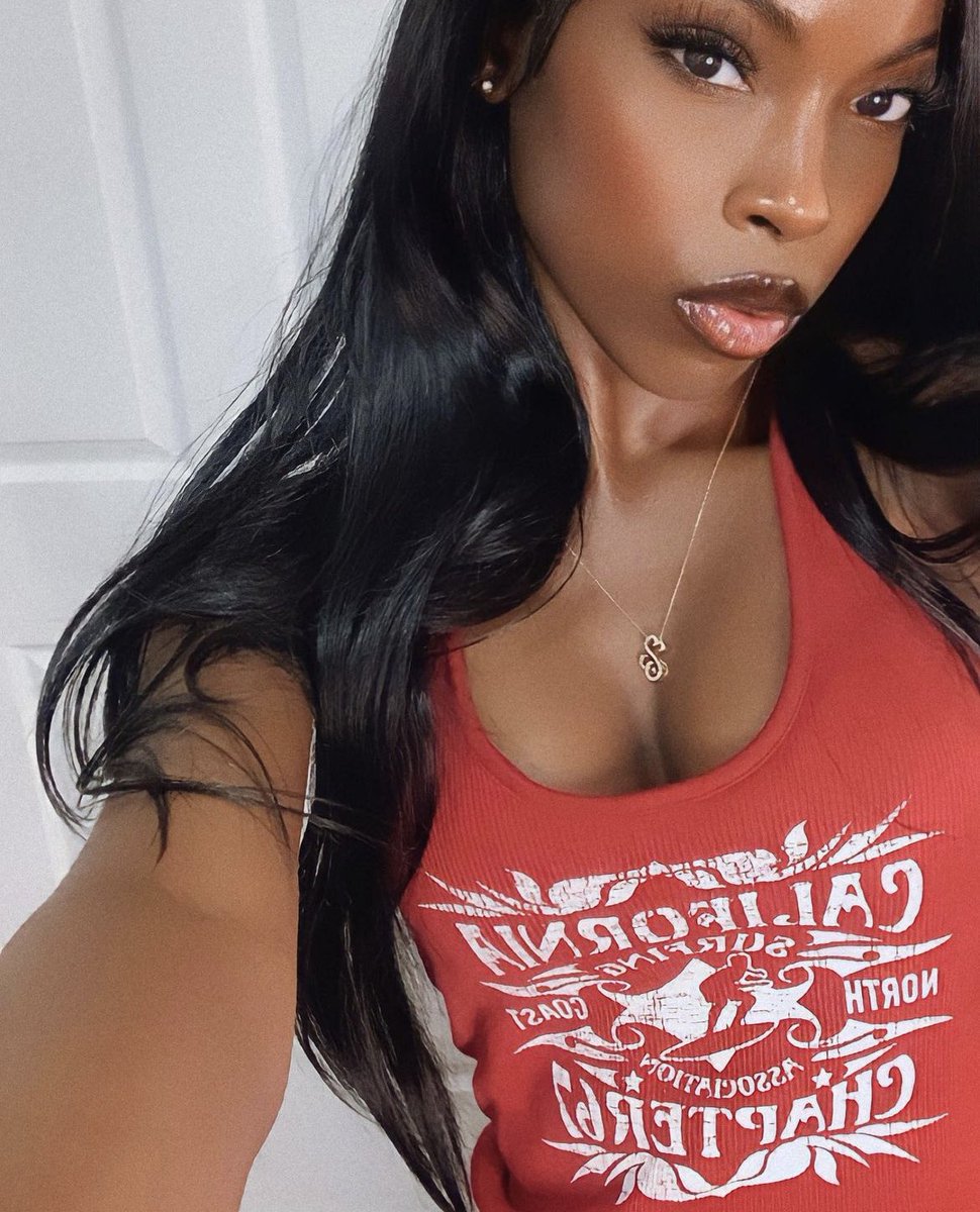 nyhlynn's tweet photo. These are my favorite pics of myself ❤️ https://t.co/qxcZoW5cLO