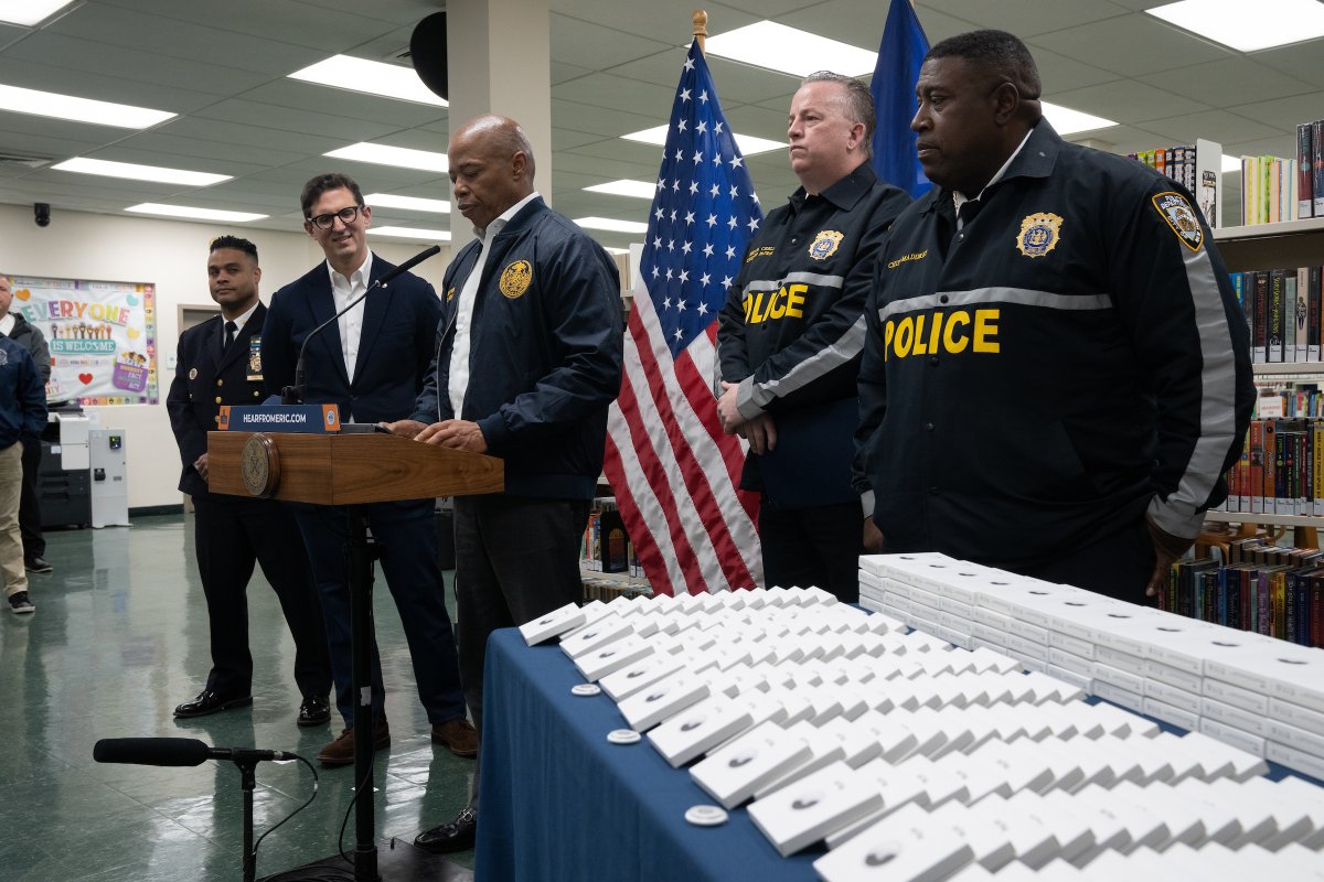 OOBusinessEnt's tweet image. ABetterNY: This will help ensure that stolen cars can be easily tracked, and to reduce grand larceny auto. Contact NYPD Community affairs at communityaffairs@nypd.org for more information.

See the full announcement here: bit.ly/44fX7Aw