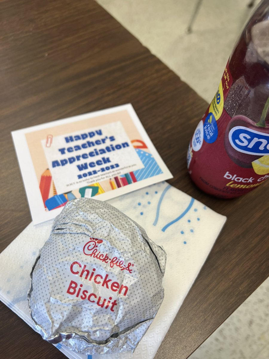 Blaze_Cheer's tweet photo. @WMYwildcats Showing teachers how much they are appreciated bright and early this Monday Morning!! Thanks so much❤️ https://t.co/FrcxMVSvhl