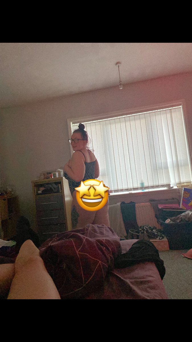 electricemo19's tweet photo. See me Miles  away with my big ass and big tits 😝 https://t.co/Yzlv0NmLVc