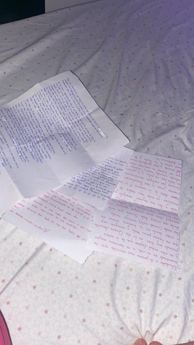 AidelZack's tweet photo. Les filles, soyez honnêtes. Vous aimez qu'on on vous envoie des lettres ? https://t.co/24c4TtuOpg