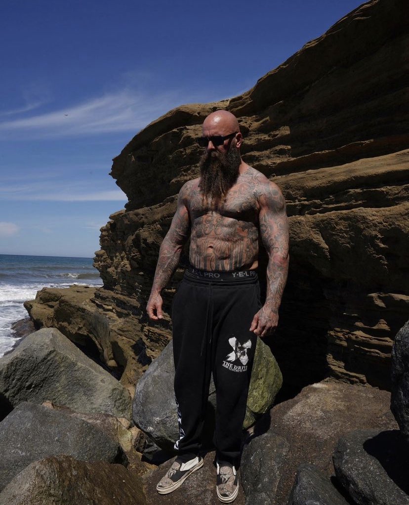 #MCM #MCE My big grizzly bear <a href="/AM_RideForLife/">Alan Miller</a>.

You are so damn sexy and I get to call you mine! Ding let anyone tell any different.

I love you so much baby. 💋