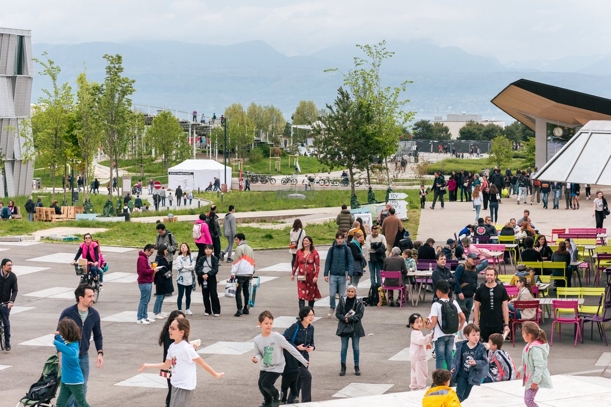 EPFL_en's tweet photo. Over 25,000 people attended the #EPFLOpenDays this weekend, enjoying a unique opportunity to learn more about the School’s research and its joint initiatives with other organizations. https://t.co/ngIDc0ZrXD https://t.co/QfGOrhOuZj