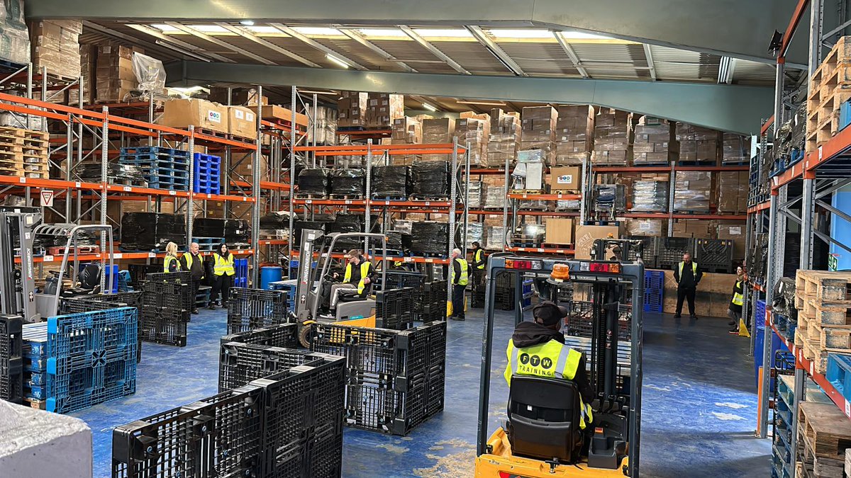 A Bank Holiday isn’t going to stop us! A full centre of trainees on Day 1 of their counterbalance novice course.