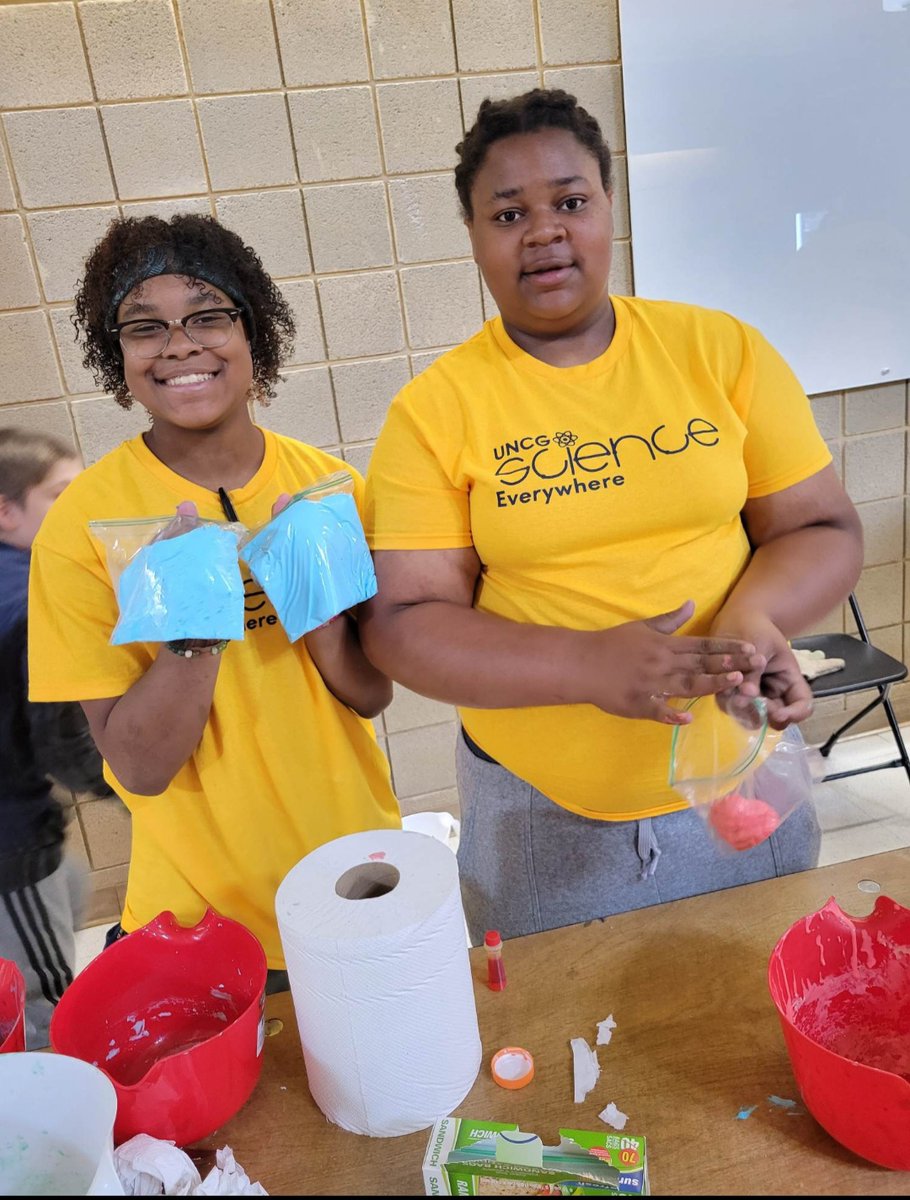 JamestownMiddle's tweet image. JMS Science Club Family at UNCG Science Everywhere 2023!