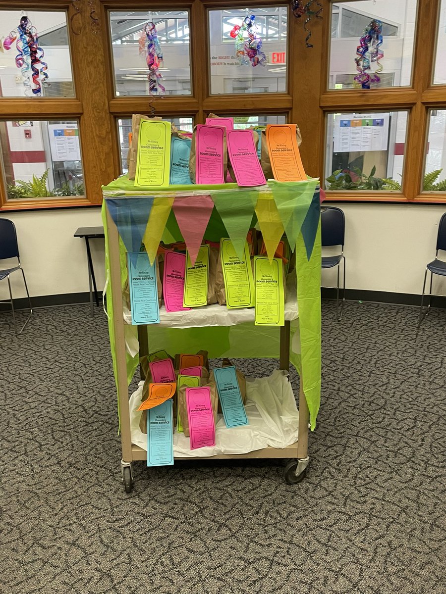 MsFouts2020's tweet photo. Day 1 Staff Appreciation Week @ McKinley ES
Room service delivered https://t.co/phLLd125Fh