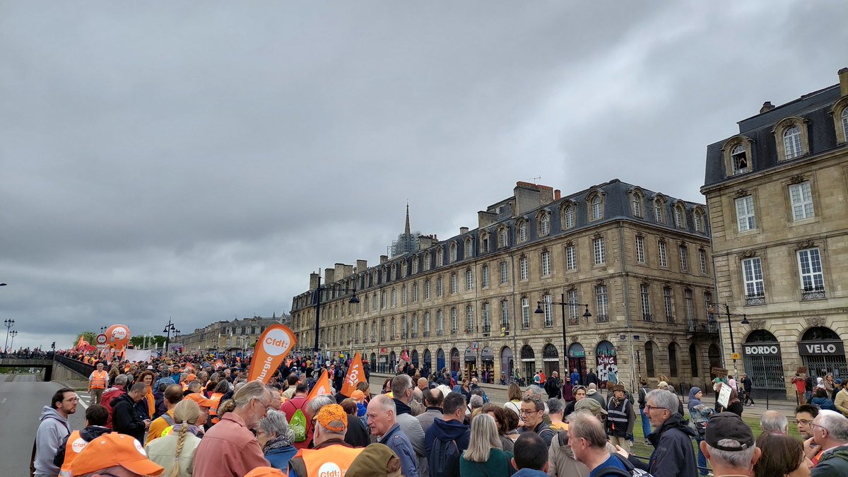 jfbourdoncle's tweet photo. Grande manifestation unitaire en ce 1er mai a Bordeaux ! Bravo ! @CfdtNAQ @SgenCFDT https://t.co/h8kG348Qph