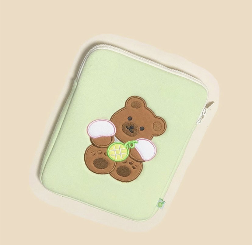 jjipatastyle's tweet photo. <3 Somgom ipad pouch 
ราคา 290฿ ส่งฟรีค่ะ สนใจสอบถามได้เลยน้า พรุ่งนี้ส่งให้ได้น้า

#พรีเกาหลี #พร้อมส่ง #พรีออเดอร์เกาหลี #somgom #กระเป๋าไอแพด #ipadpouch #เคสไอแพด https://t.co/6QAhwg8Fa5