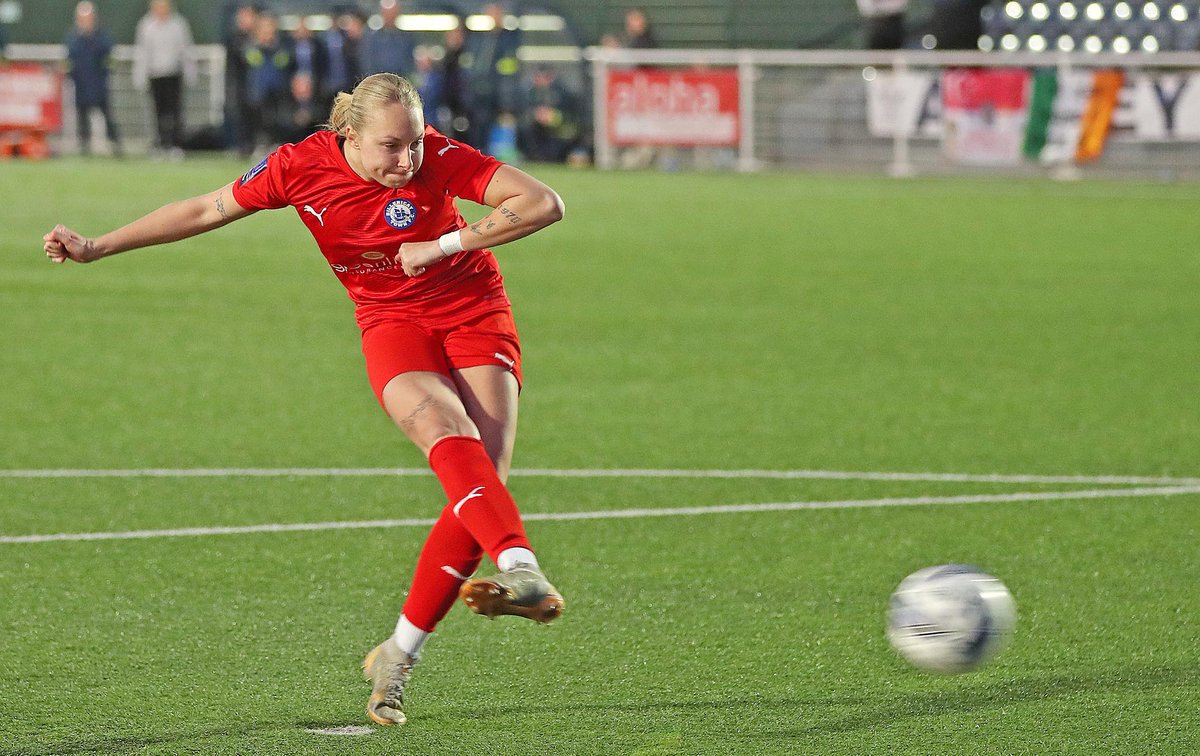 BTFC_HUB's tweet photo. Happy Birthday @ClemensonPaige Aka "In the Ghetto" Here's hoping you have a fantastic day Paigey...Keep smiling...#BTFCWomen #ACommunityClub https://t.co/DqB6LIeV99