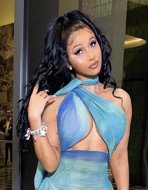 LilBardi__'s tweet photo. This is like our Super Bowl๐
#CardiMetGala https://t.co/0e82CWjDdg