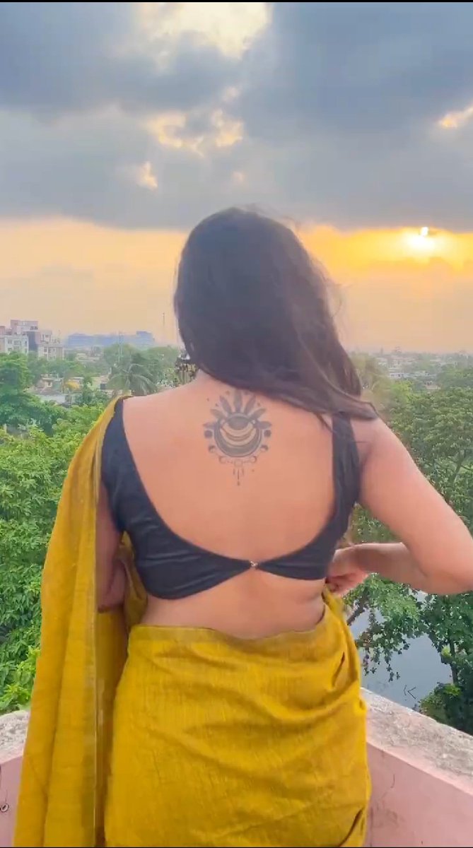 ActressHot_Test's tweet photo. Back Love😍😘 #BackLovers #BlackClover #BlackTwitter #BlackClover #MetGala #GlazersOut #LabourDay #MetGala2023 #RCBVSLSG Priyanka Chopra Happy Birthday Sir https://t.co/KqO9LOqxYQ