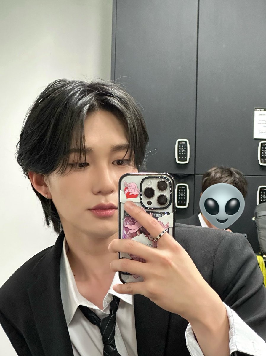 P1H_members's tweet photo. 다 너무 똑같은 표정으로 찍었나..?🙄

#P1Harmony #THEO https://t.co/MDX16aibPt