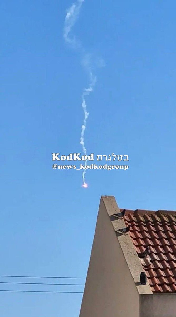 GlobalNewsMontr's tweet photo. ⚡️Odd event in Sderot; a flare was fired presumable by IOF…but its day time https://t.co/z7nbwD1Dgk