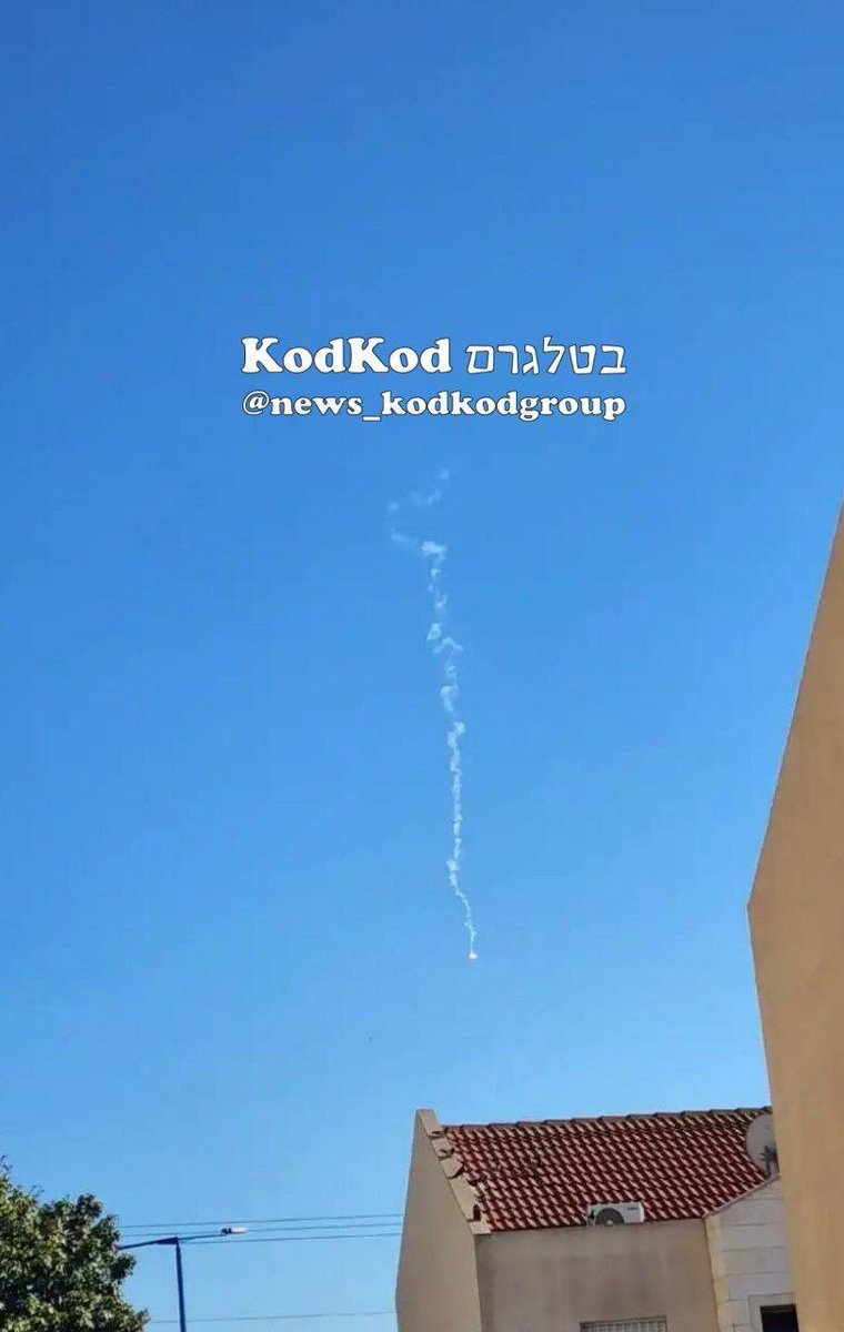 GlobalNewsMontr's tweet photo. ⚡️Odd event in Sderot; a flare was fired presumable by IOF…but its day time https://t.co/z7nbwD1Dgk