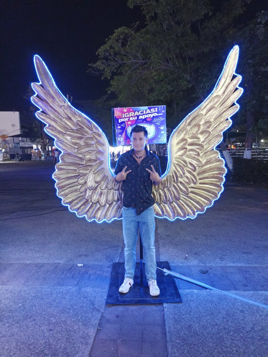 eriiiicck1's tweet photo. #PaseoDeLosAngeles 💫 #FeriaTabasco2023 🎡💙 https://t.co/nZLLjjwGPn