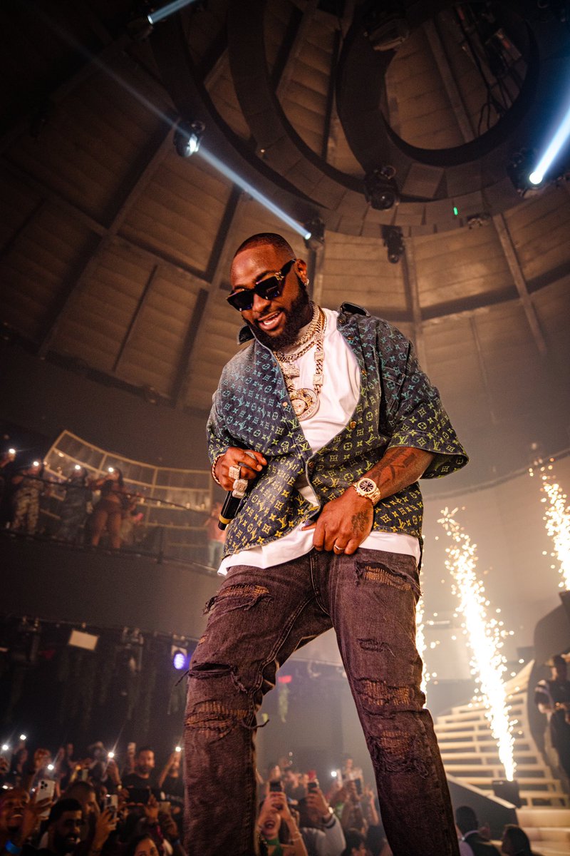 davido's tweet photo. DUBAI THANK YOU FOR YOUR ENERGY!

We had an incredible time together for which I am extremely grateful. Thank you to everyone who made night 2 TIMELESS!

And we’re just getting started tearing up the stage! US Tour Tickets available now, link in bio ⏳ https://t.co/JB64O7tmI5