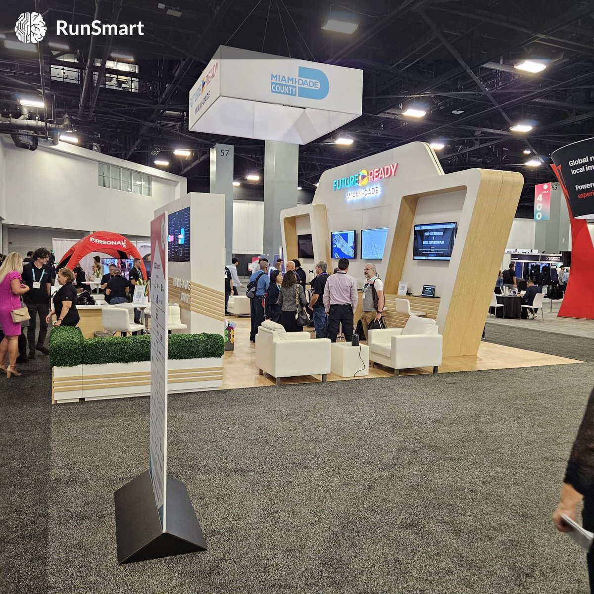 RunSmart_Inc's tweet image. Exciting times at @eMergeAmericas in Miami! From inspiring keynotes by @TomBrady  to engaging panel discussions with industry leaders like @davidsrose, we&apos;re thrilled to have connected with visionaries driving #innovation. #RunSmartInc! #TechConference #MiamiTech