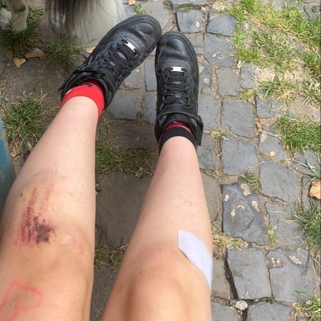 polo__cl's tweet photo. cause if you like the girls who always have scraped knees, BABY I'M PERFECT, BABY I'M PERFECT FOR YOU https://t.co/Fawq9ZqXjQ