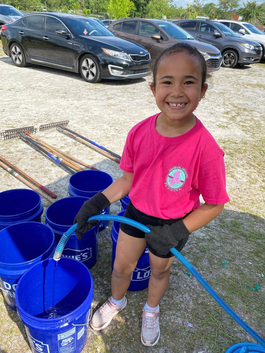 greenscapeofjax's tweet photo. Happy #ArborDay! We watered, mulched & staked #trees and picked up trash at an amazing #Jax park. π³π Thanks to #scouts, church groups, citizens & businesses, we transformed #LemMerrettPark! @arborday #jaxparks @CityofJax @TDBank_US
#teamwork #communityspirit #wedigtrees https://t.co/h0TB2KHBOS