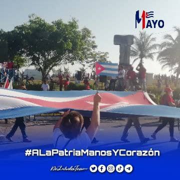 El Primero de Mayo, se ha convertido, en virtud de su esfuerzo, en virtud de su 
triunfo desde el primero de enero. 🌻 #ALaPatriaManosYCorazón
#CubaPorLaVida <a href="/cubacooperaven/">Brigada Médica Cubana en Venezuela</a> <a href="/georgeltu1987/">Jorge L. Velázquez</a> <a href="/JosAnto54744901/">José Antonio Machado Reyes</a> <a href="/dorian_ferrer/">Osvaldo Ferrer.</a> <a href="/MINSAPCuba/">Ministerio de Salud Pública de Cuba</a> <a href="/japortalmiranda/">José Angel Portal Miranda</a>